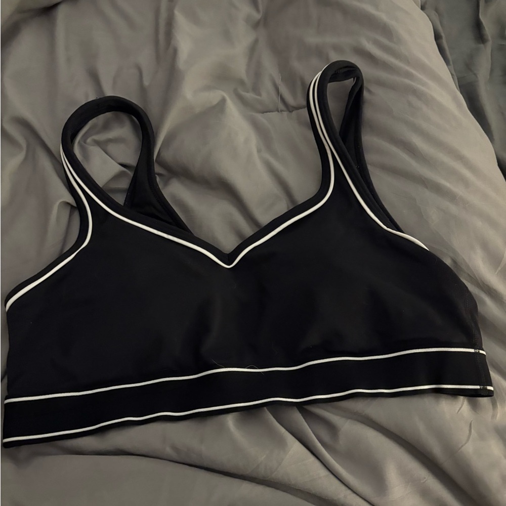 Aritzia sports bra